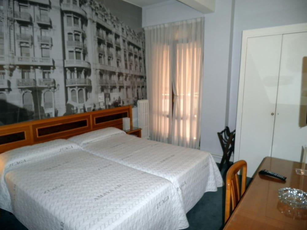 Hotel Photo Zabalburu บิลเบา ภายนอก รูปภาพ