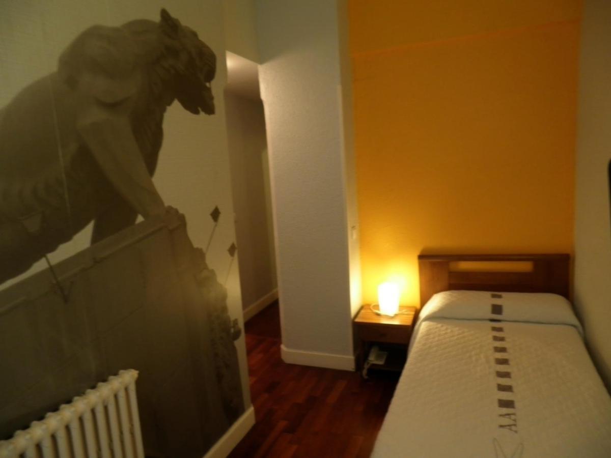 Hotel Photo Zabalburu บิลเบา ภายนอก รูปภาพ