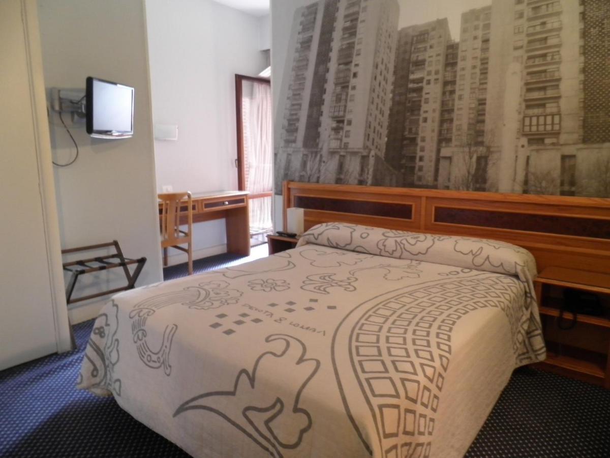 Hotel Photo Zabalburu บิลเบา ภายนอก รูปภาพ